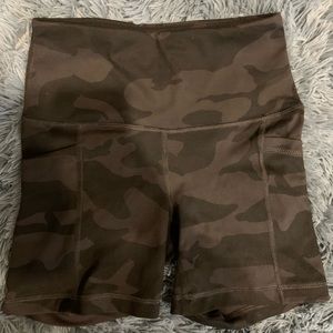 Yogalicious Lux shorts 5” inseam